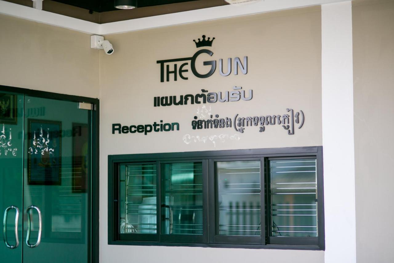 The Gun Hotel スリン エクステリア 写真